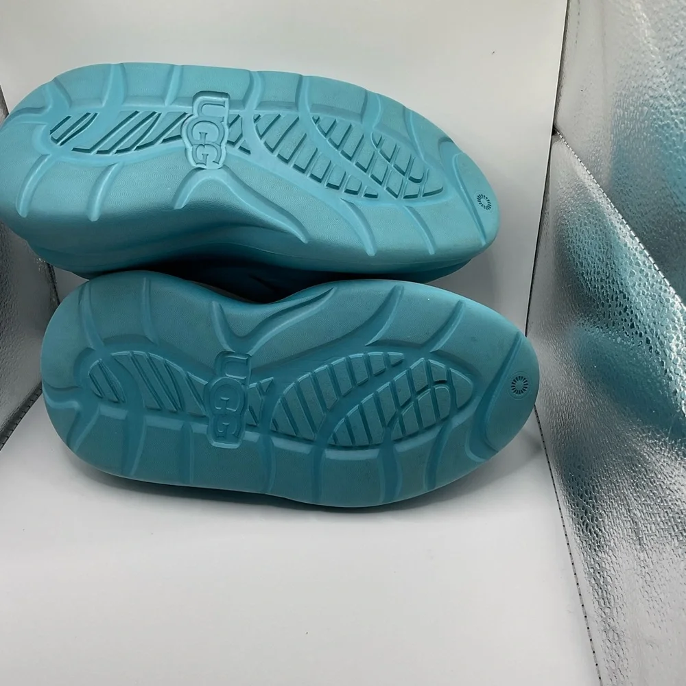 UGG Blue Quilted Slippers‎ Slip-On Comfort Size 5.